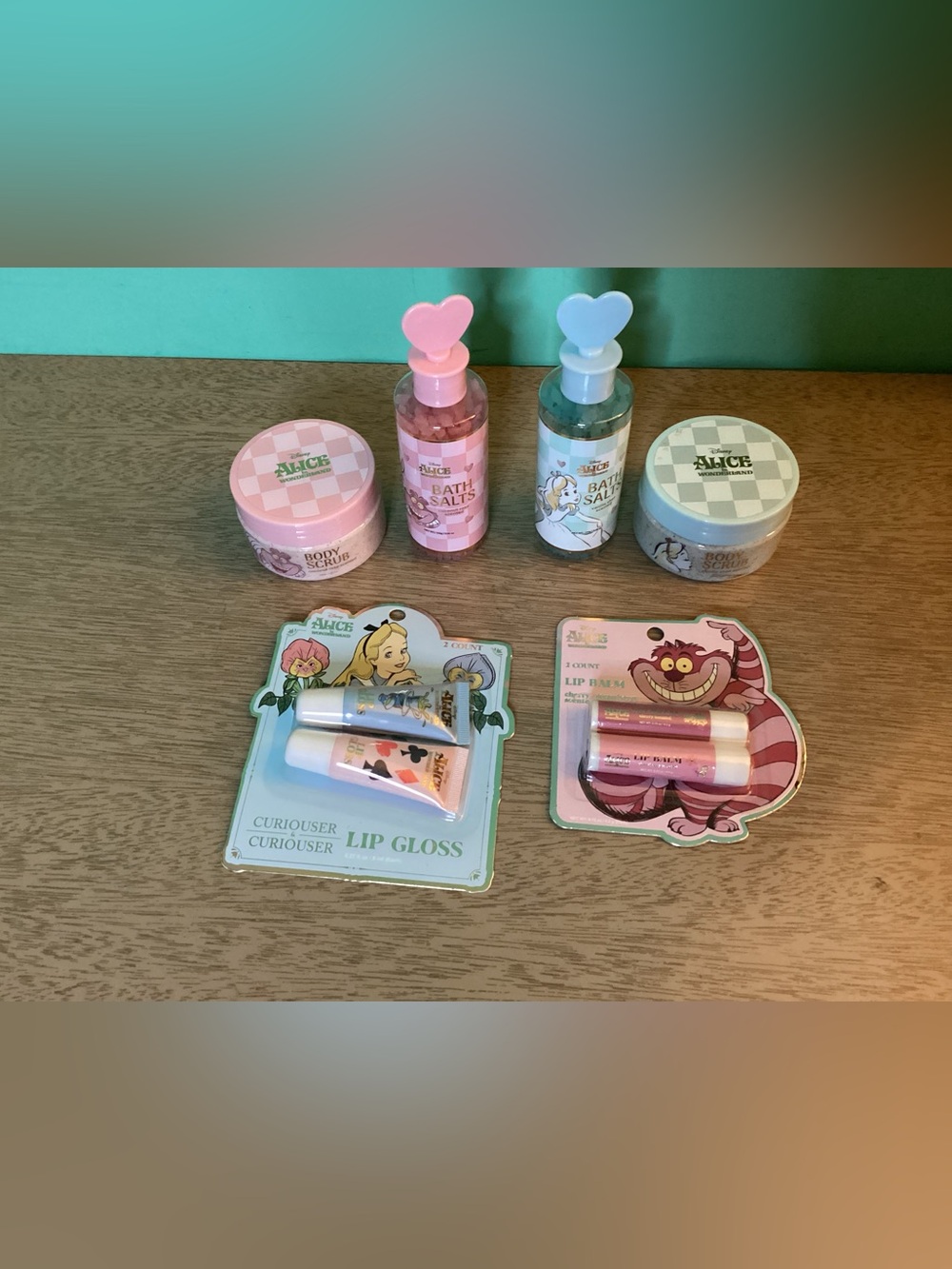 Disney Alice in Wonderland Bath and Body Set New